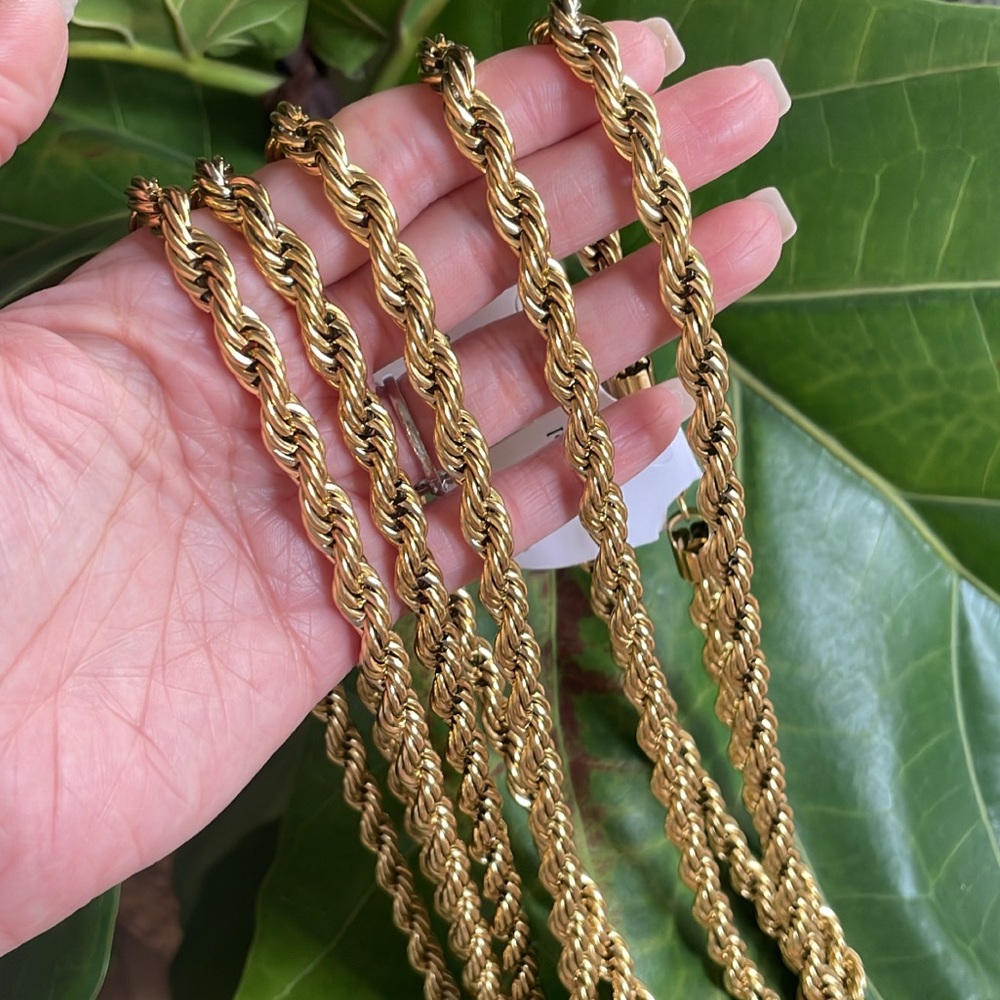 NWT- Trendy Rope Necklace
